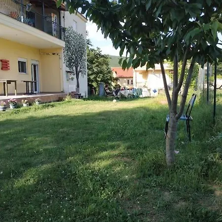 Semesterbostad Eftychia's Home-σπίτι με θέα τη λίμνη πλαστήρα *