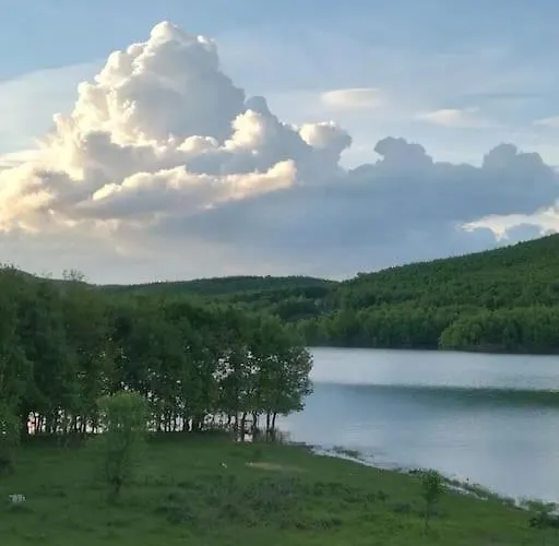 Сasa de vacaciones Eftychia's Home-σπίτι με θέα τη λίμνη πλαστήρα